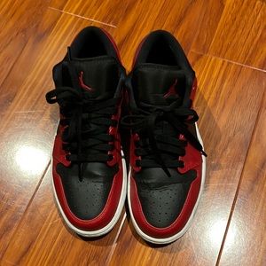 Nike air jordan 1 reserve bred toed. Used but in good condition